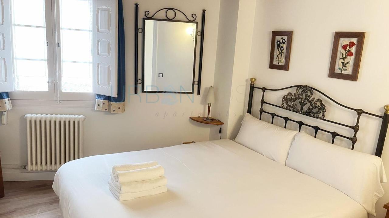 Apartamento con encanto centrico, wifi y patio Bilbao Exterior foto