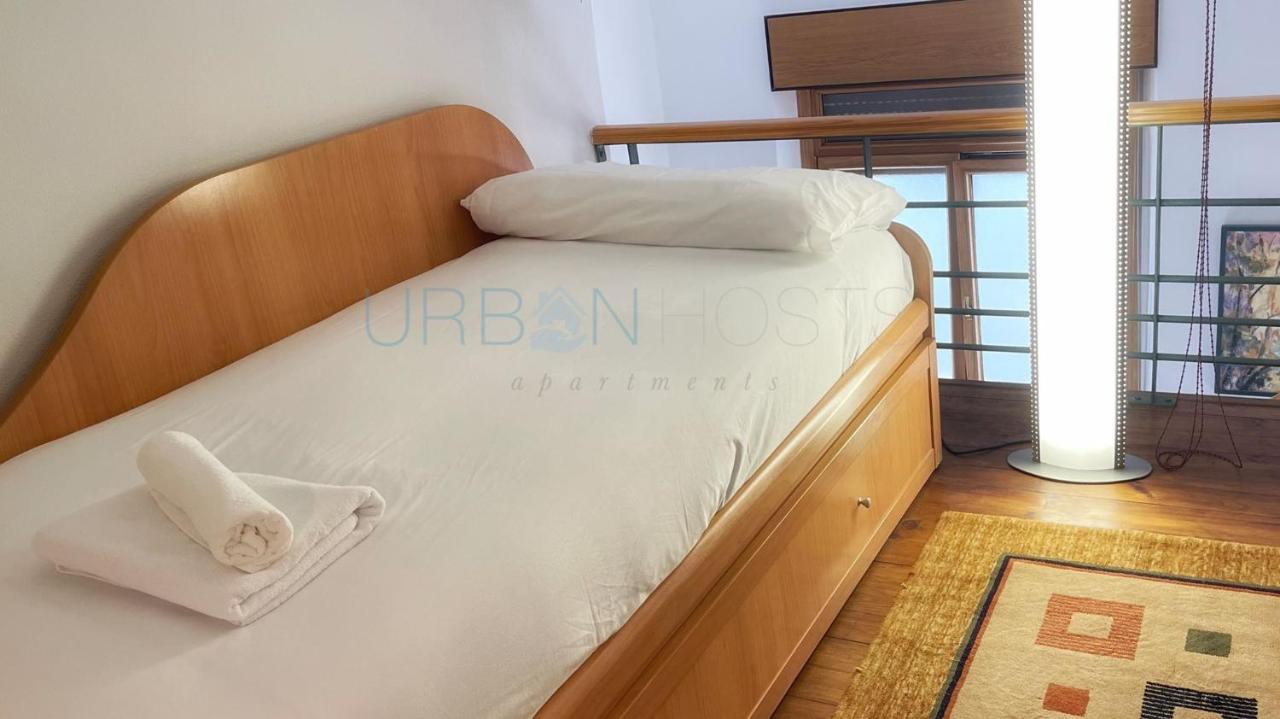 Apartamento con encanto centrico, wifi y patio Bilbao Exterior foto