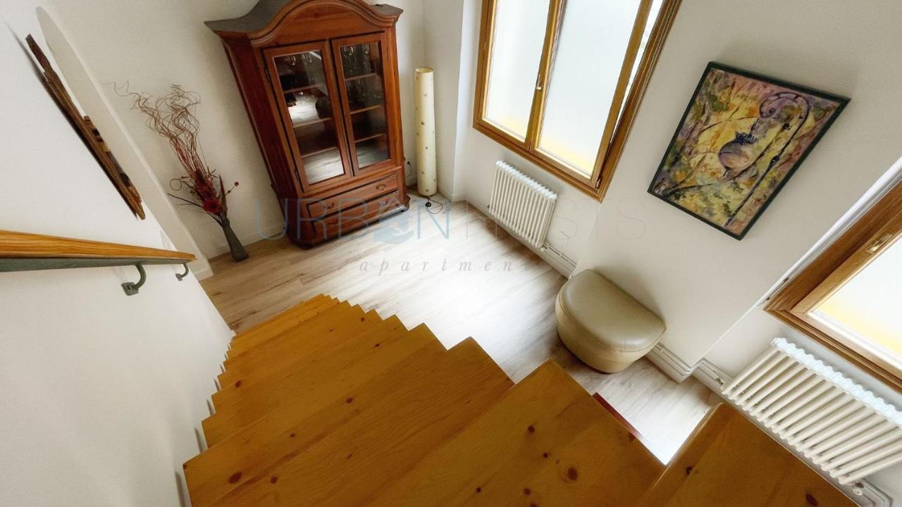 Apartamento con encanto centrico, wifi y patio Bilbao Exterior foto